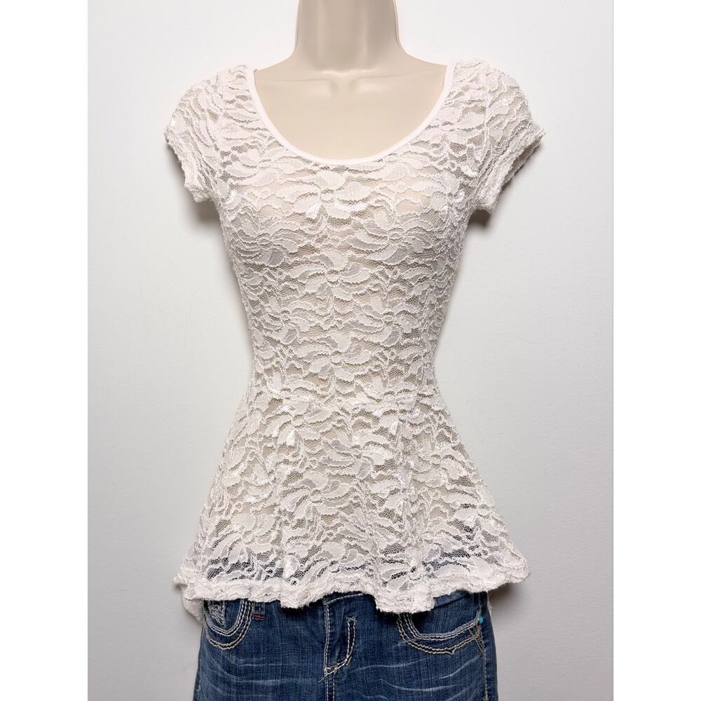 White Floral Lace Fitted Babydoll Top Short Sleeve Peplum Hem